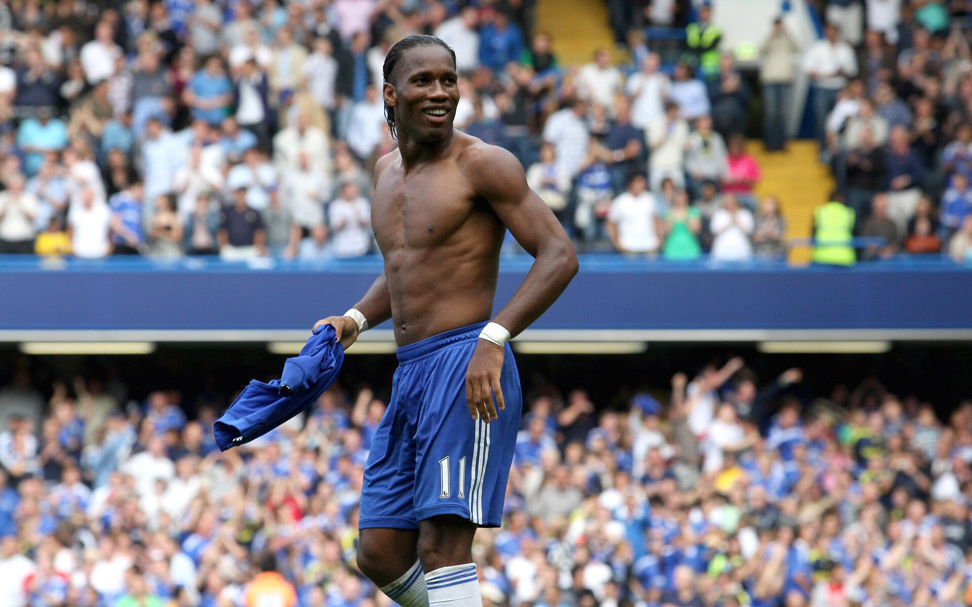 开云体育入口-_勇士队外线火力全开，比赛胜利在望_，勇士队内线